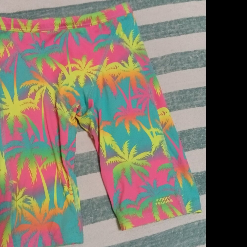 FUNKY TRUNKS SWIM JAMMER, NEON PALM PRINT, SIZE 32" (Pre-Owned)